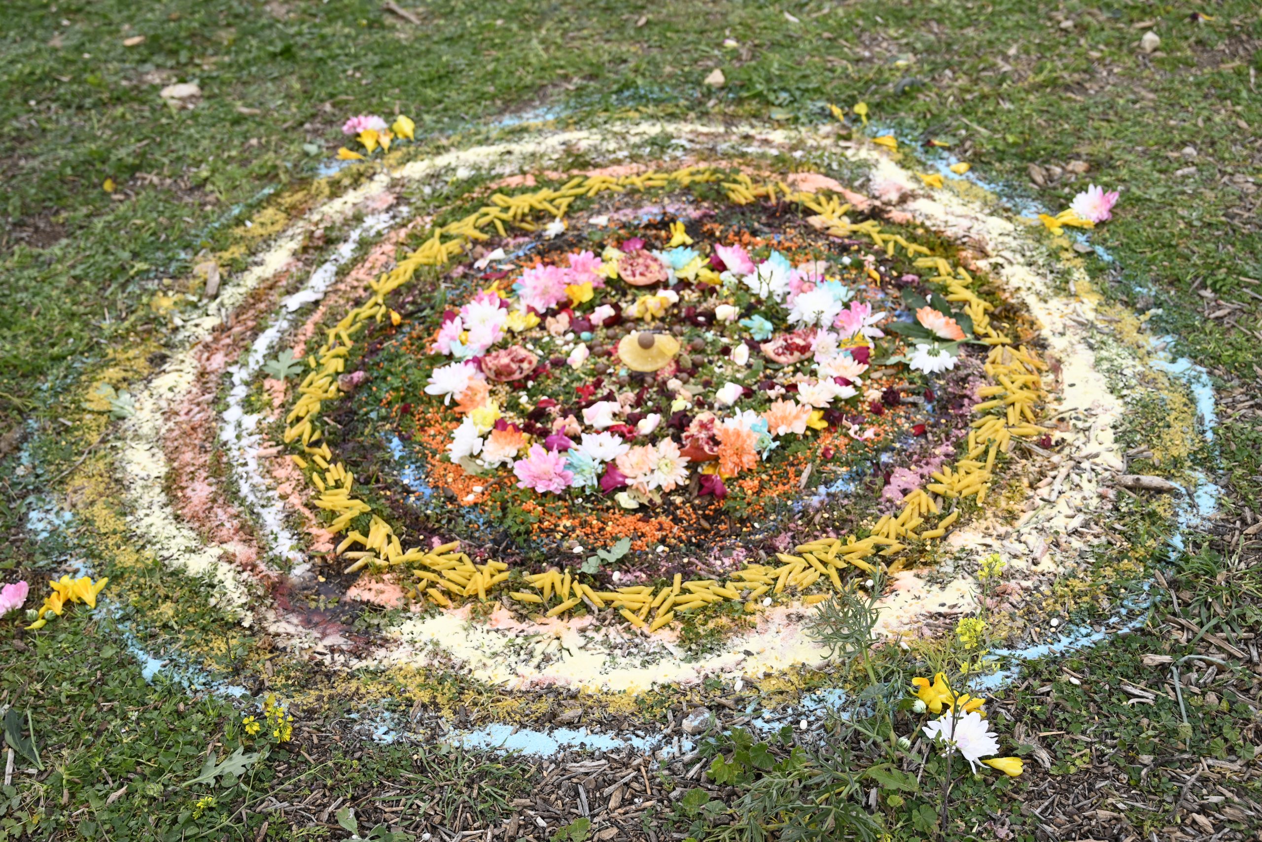 Land art despacho Ευημερίας Αγάπης Χαράς